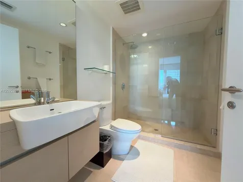 200 Biscayne Boulevard Way Miami FL 33131