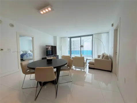 200 Biscayne Boulevard Way Miami FL 33131