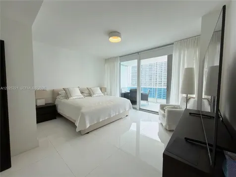 200 Biscayne Boulevard Way Miami FL 33131