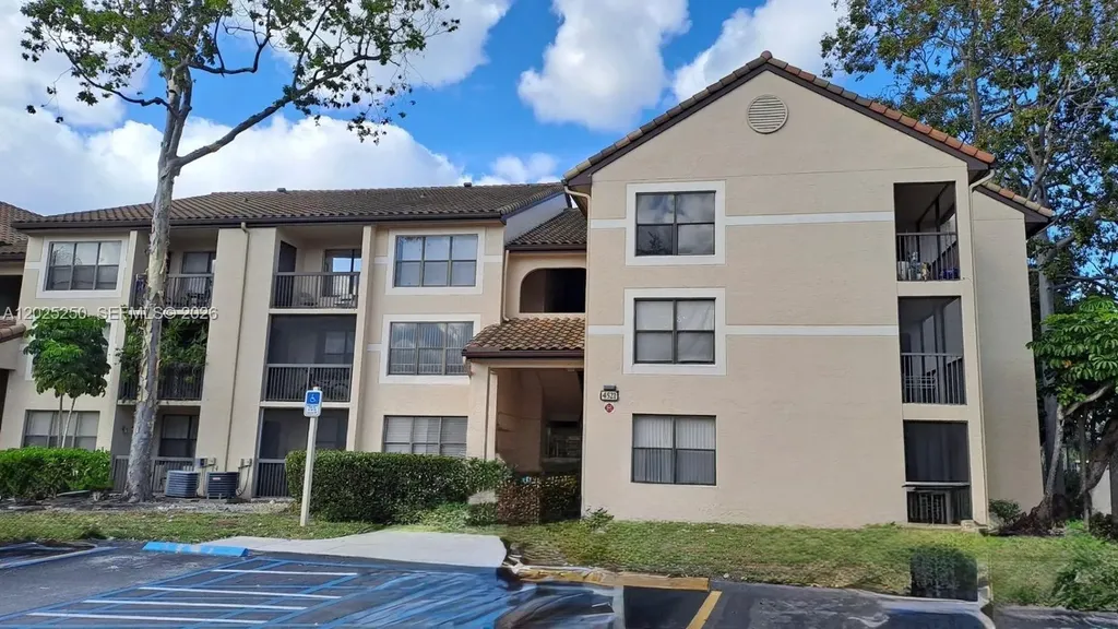 4521 W Mcnab Road Pompano Beach FL 33069