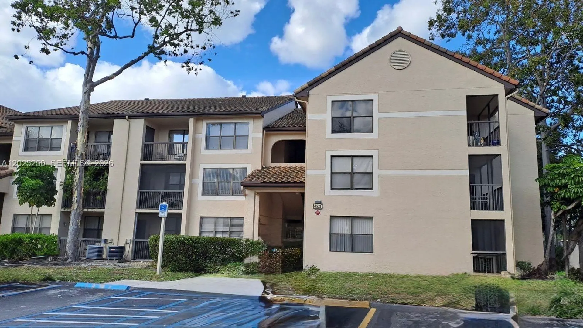 4521 W Mcnab Road Pompano Beach FL 33069
