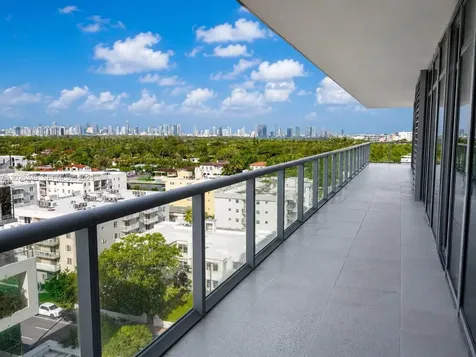 3737 Collins Avenue Miami Beach FL 33140