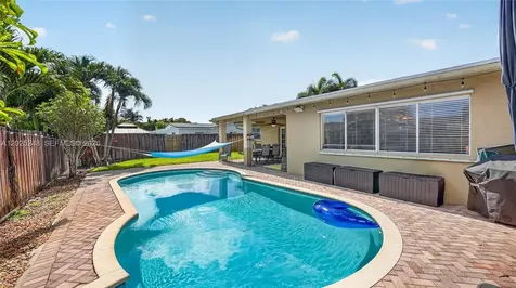 10651 NW 19th Place Pembroke Pines FL 33026