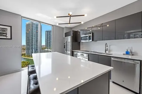 31 SE 6th Street Miami FL 33131