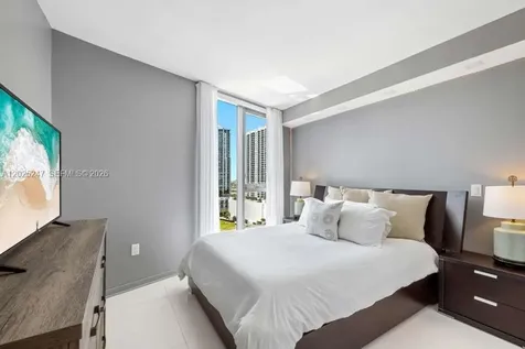 31 SE 6th Street Miami FL 33131