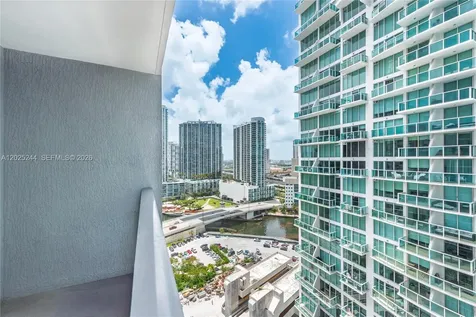 31 SE 6th Street Miami FL 33131