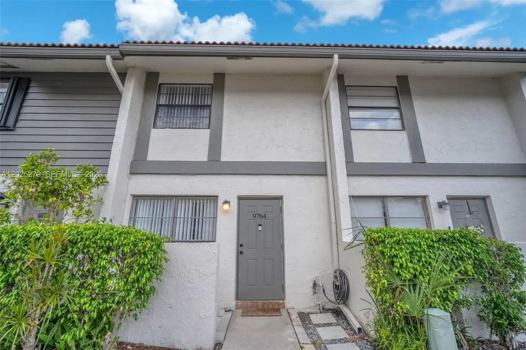9764 NW 14th Street Coral Springs FL 33071