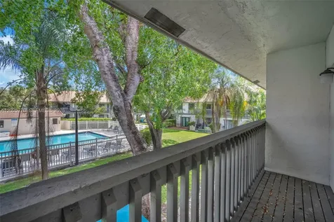 9764 NW 14th Street Coral Springs FL 33071