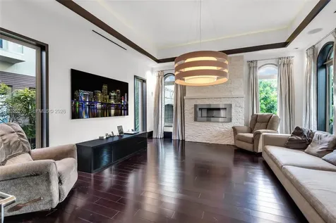 760 S Mashta Drive Key Biscayne FL 33149