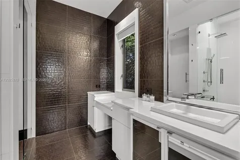 760 S Mashta Drive Key Biscayne FL 33149