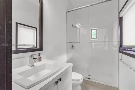 760 S Mashta Drive Key Biscayne FL 33149