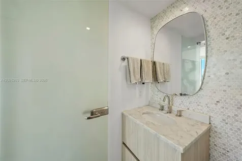 1000 S Pointe Drive Miami Beach FL 33139