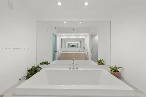 1000 S Pointe Drive Miami Beach FL 33139