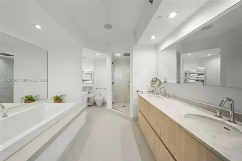 1000 S Pointe Drive Miami Beach FL 33139