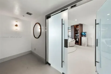 1000 S Pointe Drive Miami Beach FL 33139