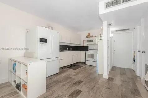 3401 N Country Club Drive Aventura FL 33180
