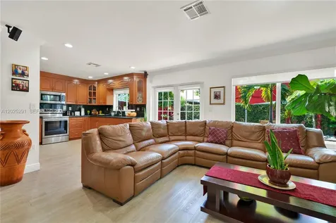 10006 SW 162nd Path Miami FL 33196