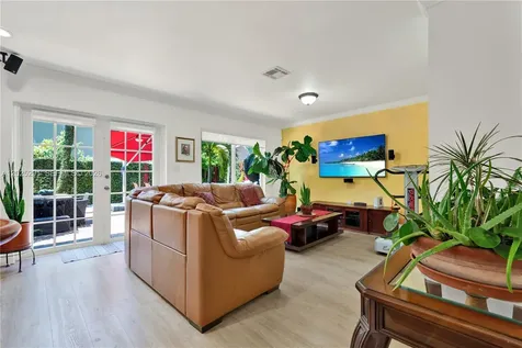 10006 SW 162nd Path Miami FL 33196