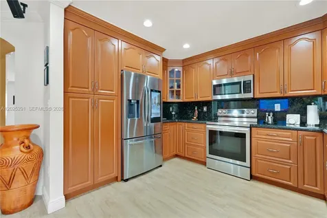 10006 SW 162nd Path Miami FL 33196