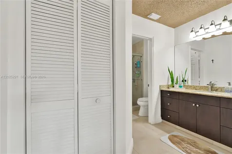 10006 SW 162nd Path Miami FL 33196