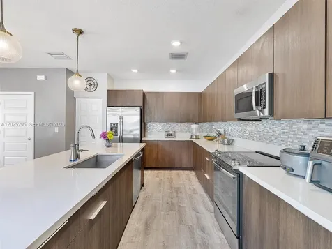 8398 NW 51st Terrace Doral FL 33166