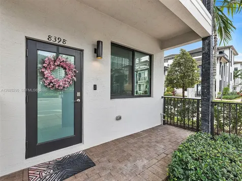 8398 NW 51st Terrace Doral FL 33166