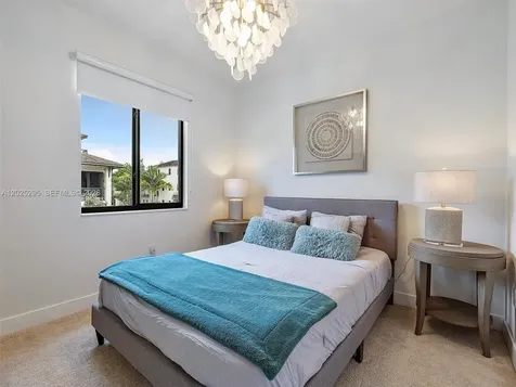 8398 NW 51st Terrace Doral FL 33166