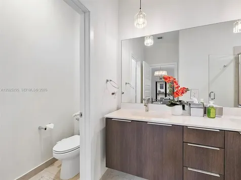 8398 NW 51st Terrace Doral FL 33166