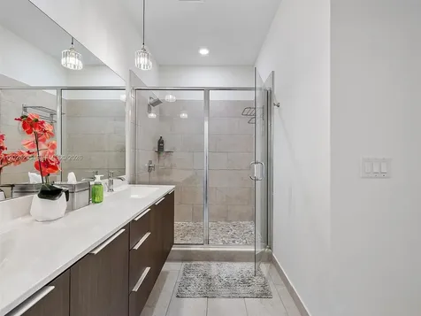 8398 NW 51st Terrace Doral FL 33166