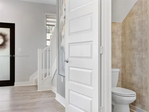 8398 NW 51st Terrace Doral FL 33166