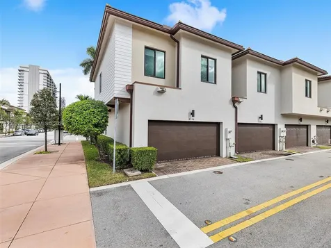 8398 NW 51st Terrace Doral FL 33166