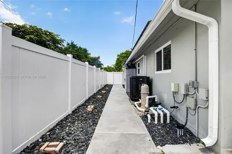 410 SW 55th Avenue Plantation FL 33317