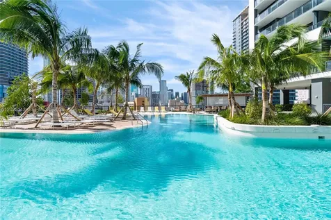 159 NE 6th Street Miami FL 33132