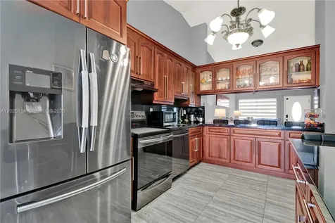 7462 W 29th Way Hialeah FL 33018