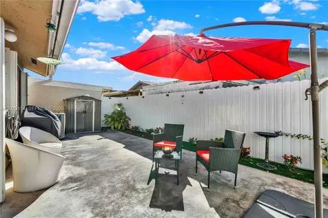 7462 W 29th Way Hialeah FL 33018
