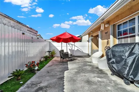 7462 W 29th Way Hialeah FL 33018