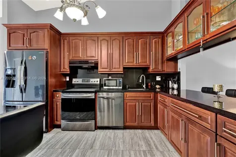 7462 W 29th Way Hialeah FL 33018
