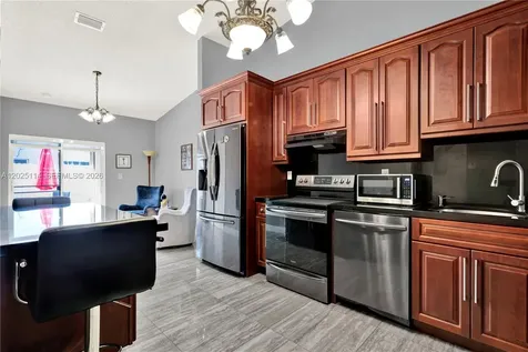 7462 W 29th Way Hialeah FL 33018