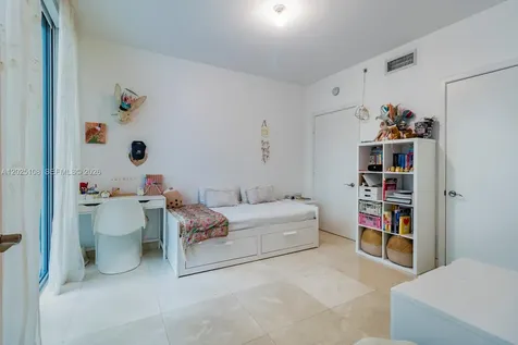 6000 Collins Avenue Miami Beach FL 33140