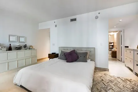6000 Collins Avenue Miami Beach FL 33140