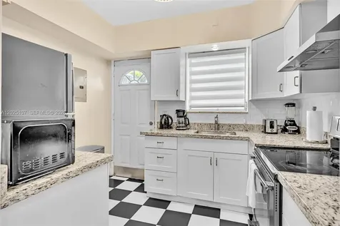 10002 E Bay Harbor Drive Bay Harbor Islands FL 33154