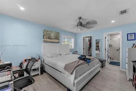 15042 SW 69th Street Miami FL 33193