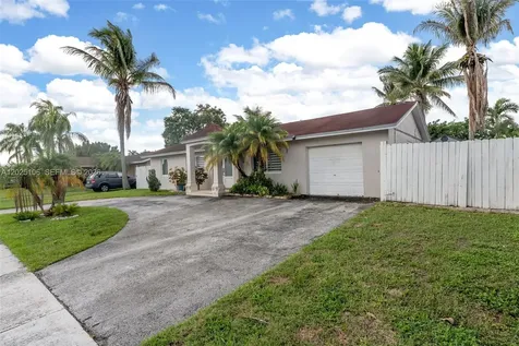 15042 SW 69th Street Miami FL 33193