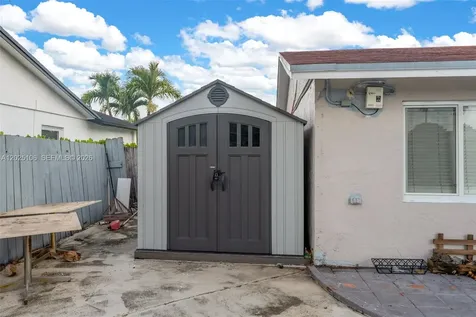 15042 SW 69th Street Miami FL 33193
