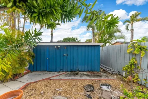 15042 SW 69th Street Miami FL 33193