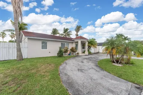 15042 SW 69th Street Miami FL 33193