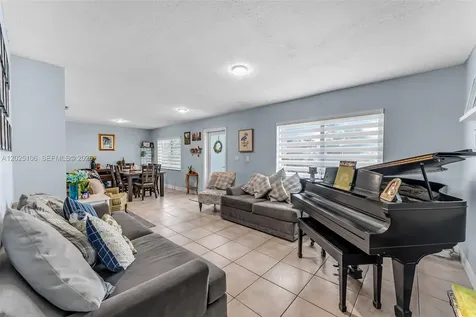 15042 SW 69th Street Miami FL 33193