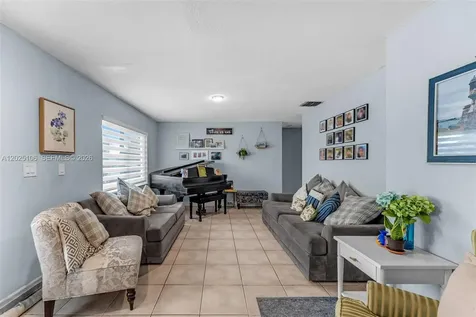 15042 SW 69th Street Miami FL 33193