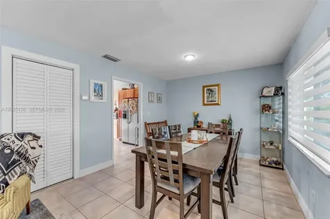 15042 SW 69th Street Miami FL 33193