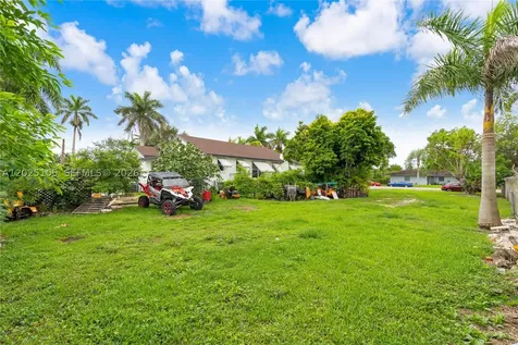 137 NW 20th Street Homestead FL 33030